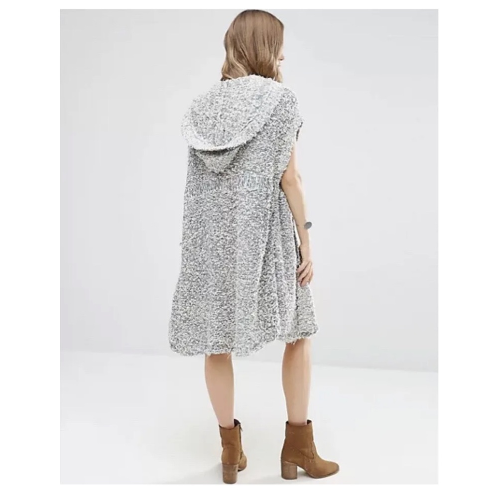 Free People Seattle Summer Oversized Short Sleeved Hooded Cardigan Size XS/S - Picture 2 of 6